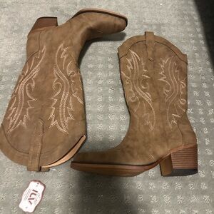 LUV Cowboy Boots Size 8